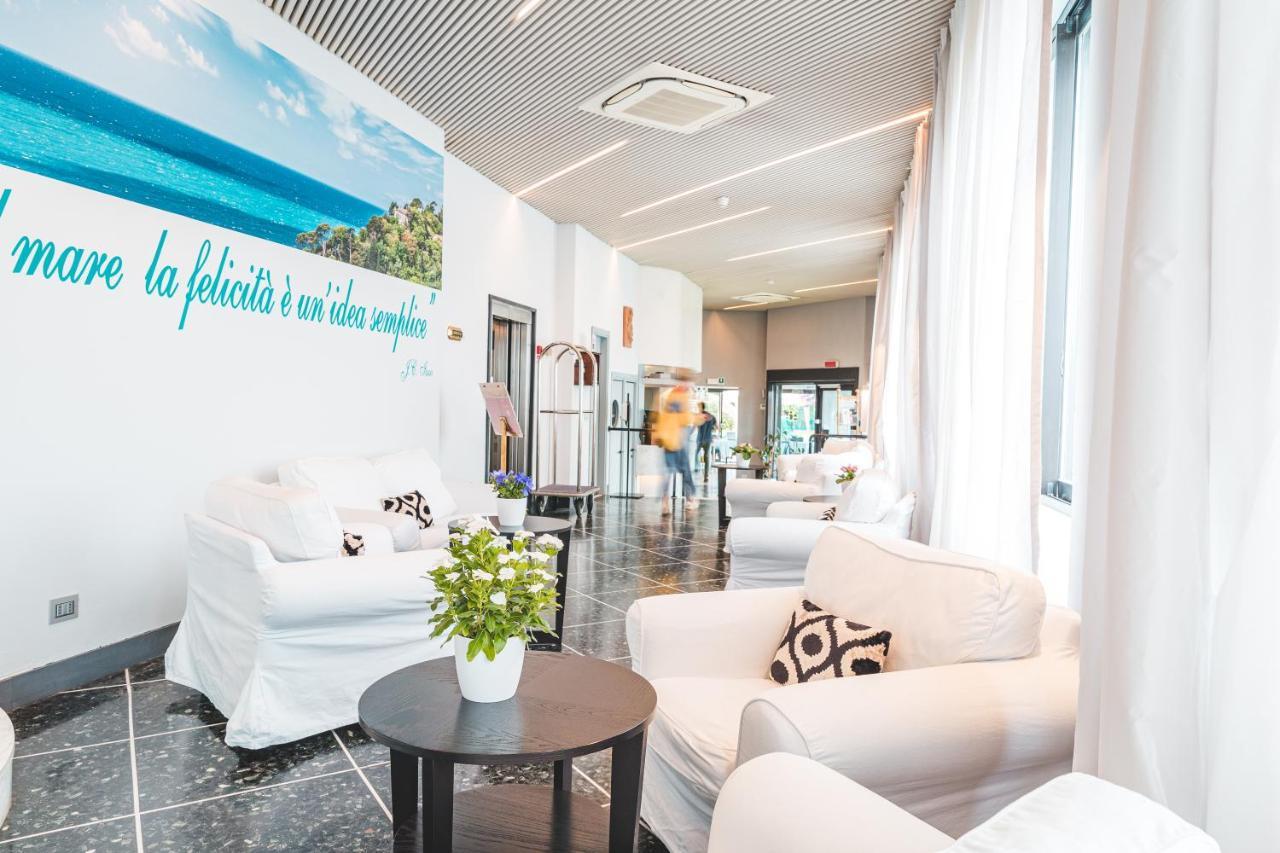 Hotel Santa Maria Chiavari Zewnętrze zdjęcie